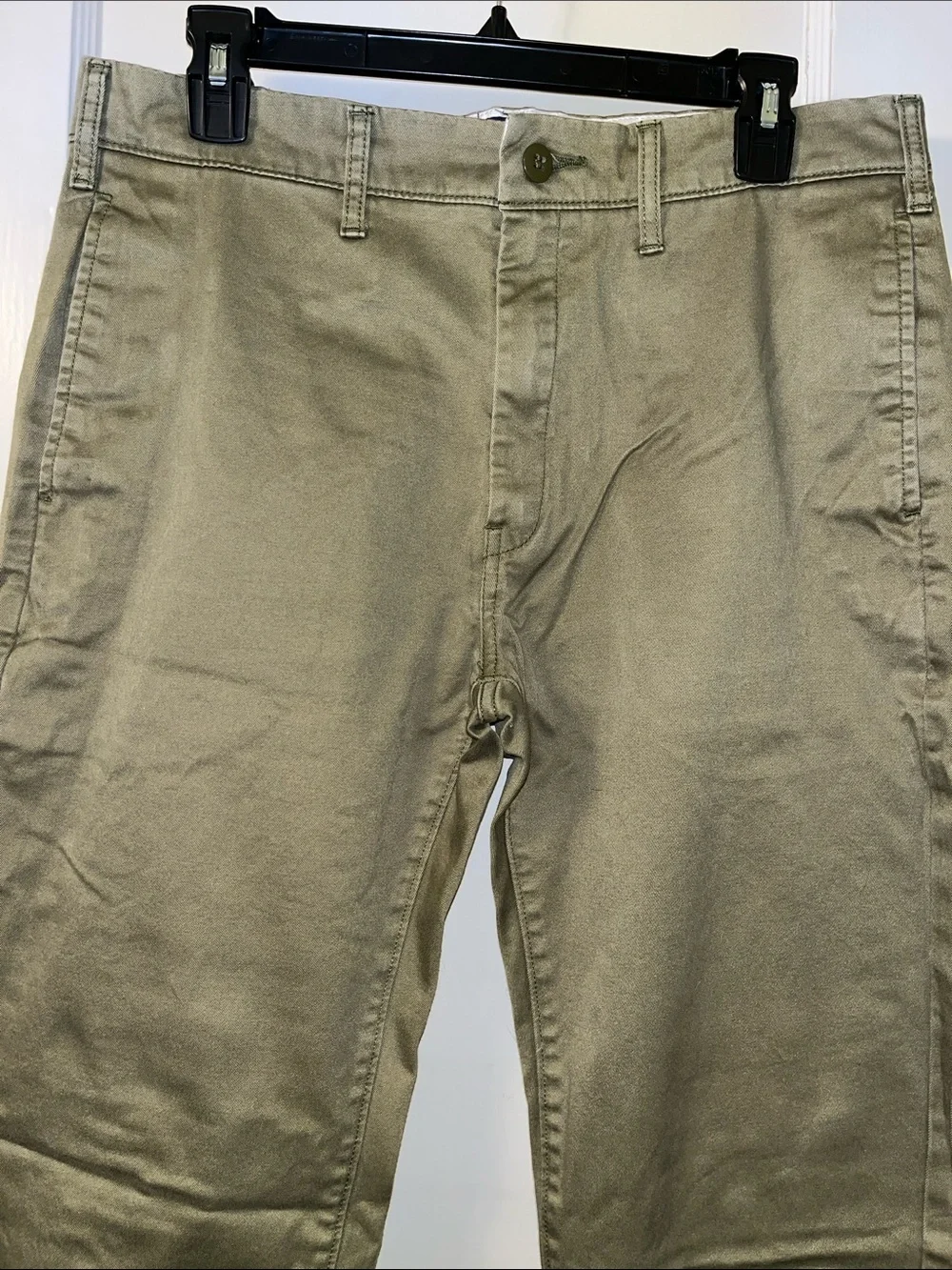 Levi's Olive Chino Pants - Straight Fit